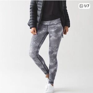 Lululemon Wunder under 11Women's Gray Patterned Leggings